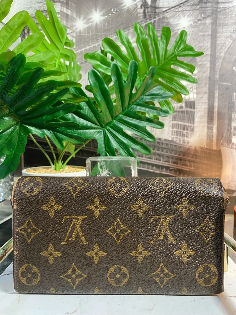 Authentic Louis Vuitton Vintage Monogram Sarah Wallet